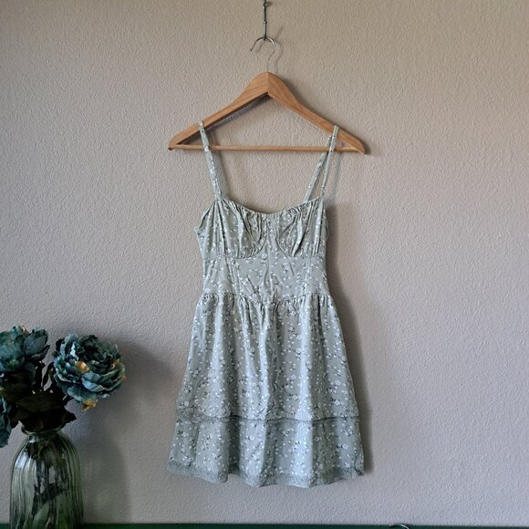 💚Hollister Green & White Floral Spaghetti Strap Dress Size XS/S - Picture 1 of 9